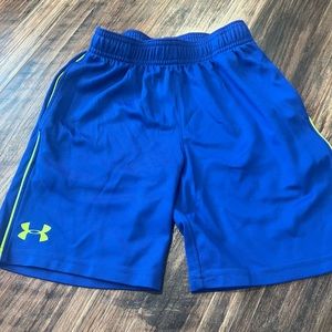 Under Armour size 7, BOYS BASKETBALL SHORTS, Blue and highlighter lime
